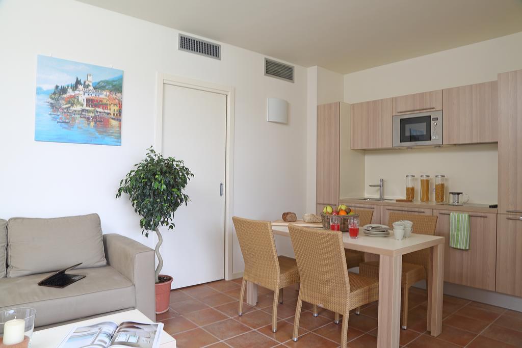 Appartamenti Corte Leonardo Garda  Room photo